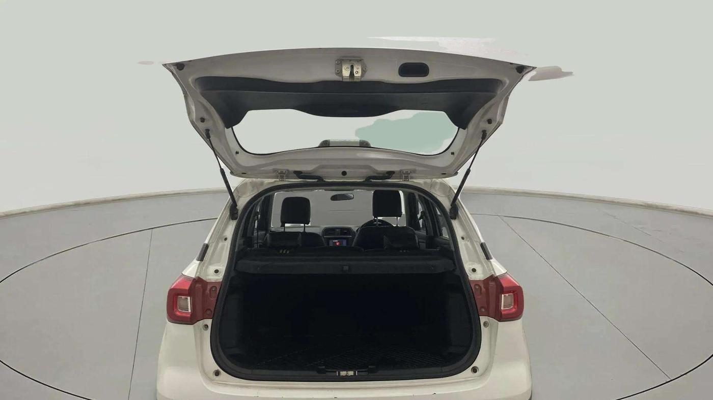 2020 Maruti Vitara Brezza ZXI AT SHVS, Petrol, Automatic, 71,030 km, Boot Door Open
