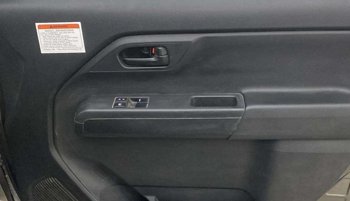 2021 Maruti New Wagon-R LXI CNG 1.0, CNG, Manual, 63,215 km, Driver Side Door Panels Control