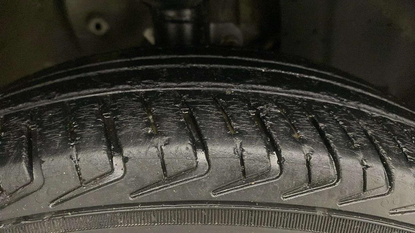 2021 Maruti New Wagon-R LXI CNG 1.0, CNG, Manual, 63,215 km, Right Front Tyre Tread