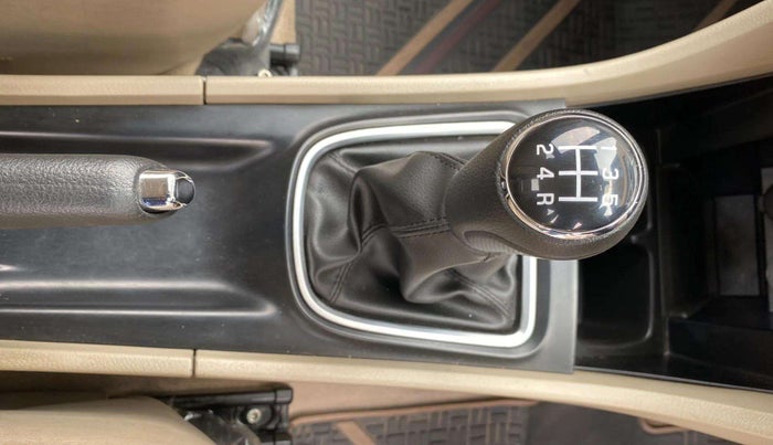 2022 Maruti Ciaz ZETA 1.5 SHVS MT PETROL, Petrol, Manual, 12,958 km, Gear Lever
