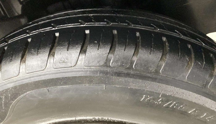 2021 Maruti Swift VXI, Petrol, Manual, 28,518 km, Right Rear Tyre Tread