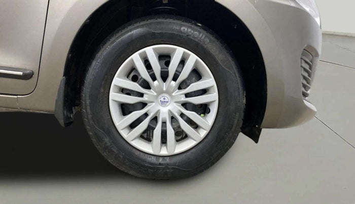 2021 Maruti Swift VXI, Petrol, Manual, 28,518 km, Right Front Wheel