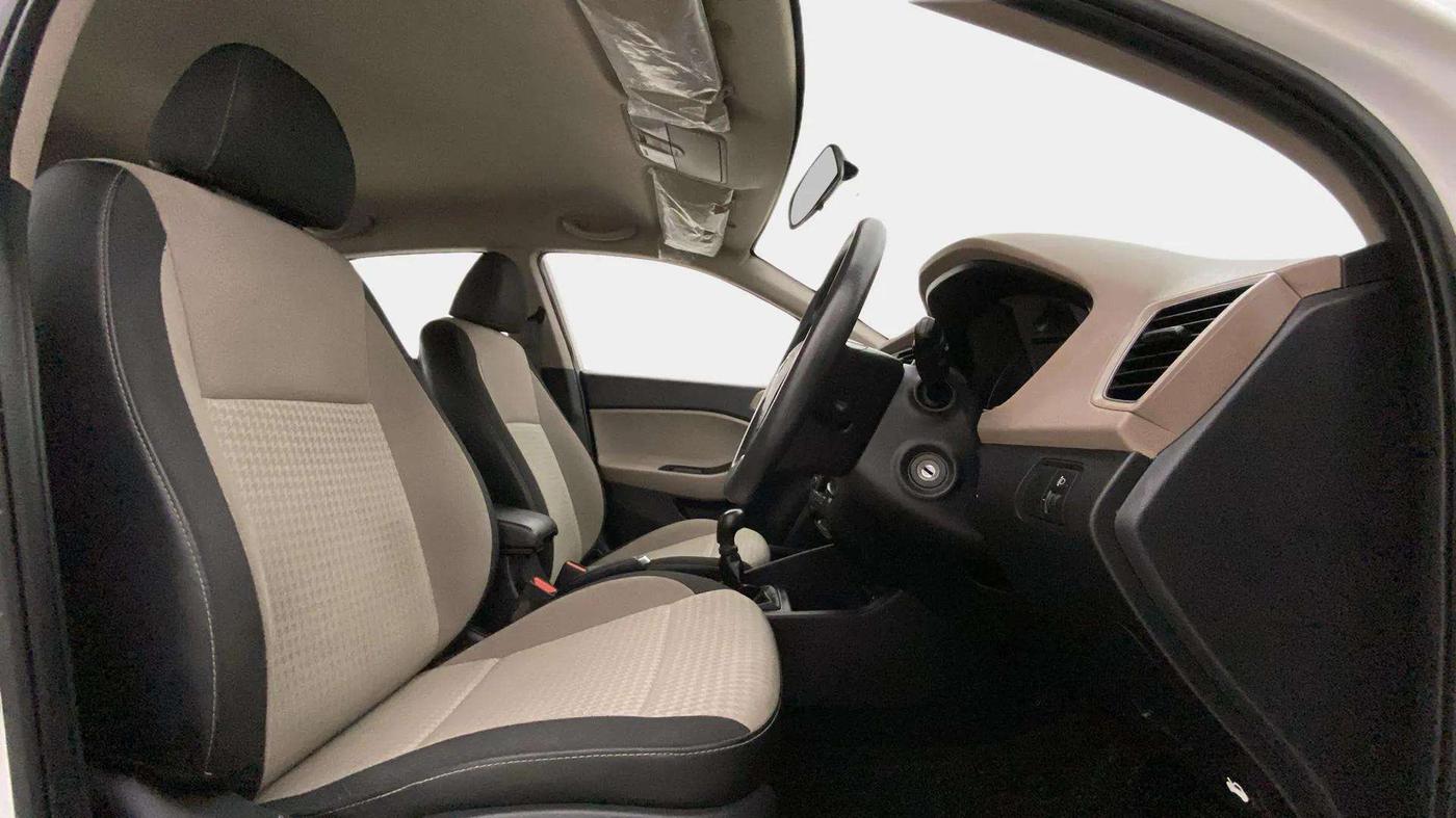 2019 Hyundai Elite i20 SPORTZ PLUS 1.2, Petrol, Manual, 62,006 km, Right Side Front Door Cabin