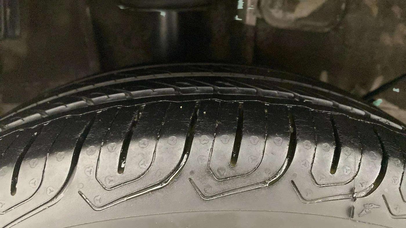 2019 Tata Tiago XZA PETROL, Petrol, Automatic, 30,775 km, Right Rear Tyre Tread