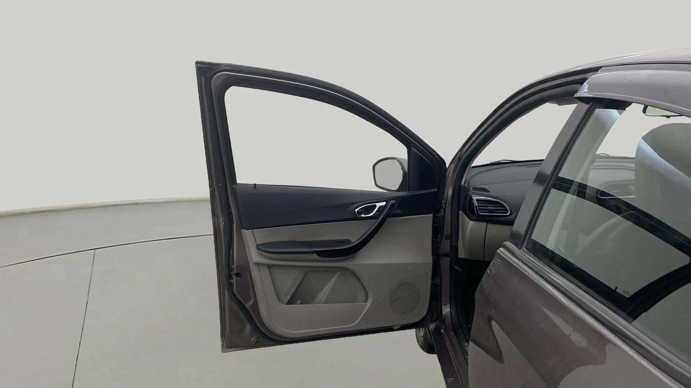 2019 Tata Tiago XZA PETROL, Petrol, Automatic, 30,775 km, LHS Front Door