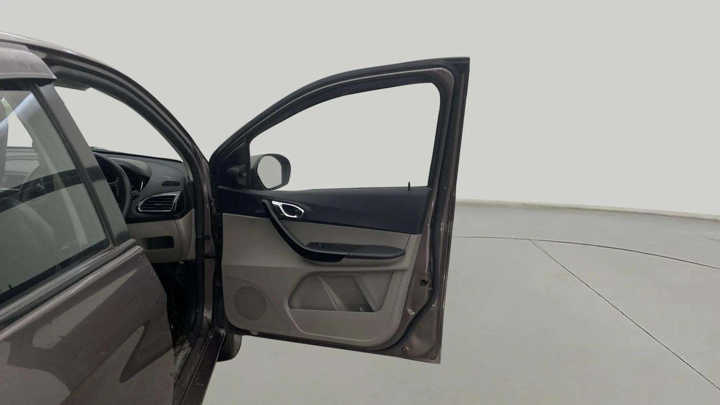 2019 Tata Tiago XZA PETROL, Petrol, Automatic, 30,775 km, RHS Front Door
