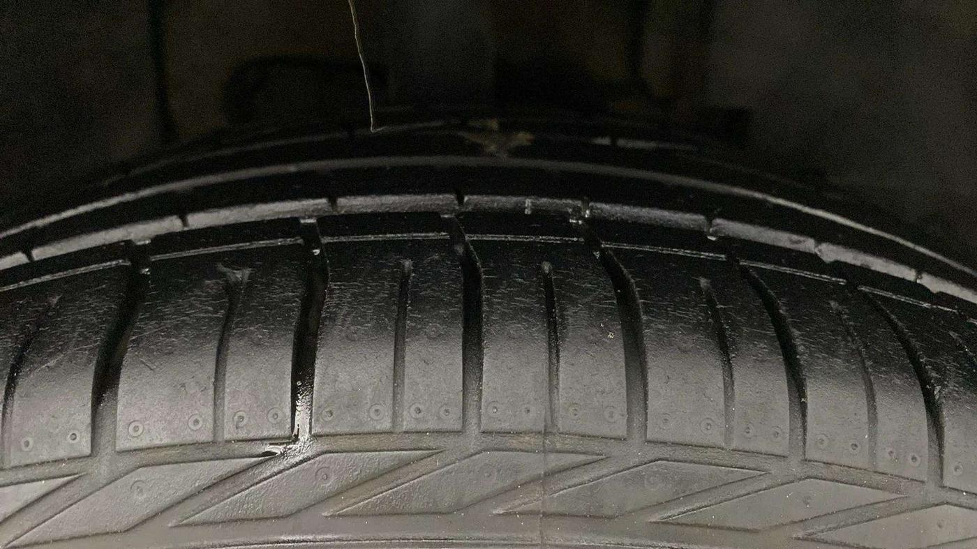 2019 Tata NEXON XZ PLUS PETROL, Petrol, Manual, 48,199 km, Right Front Tyre Tread