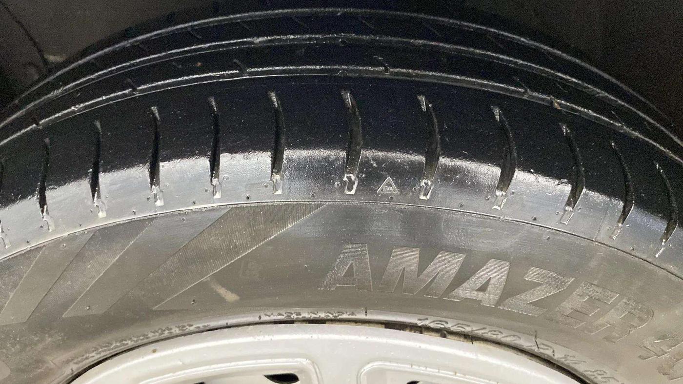 2013 Maruti Ritz LXI, Petrol, Manual, 58,792 km, Left Rear Tyre Tread