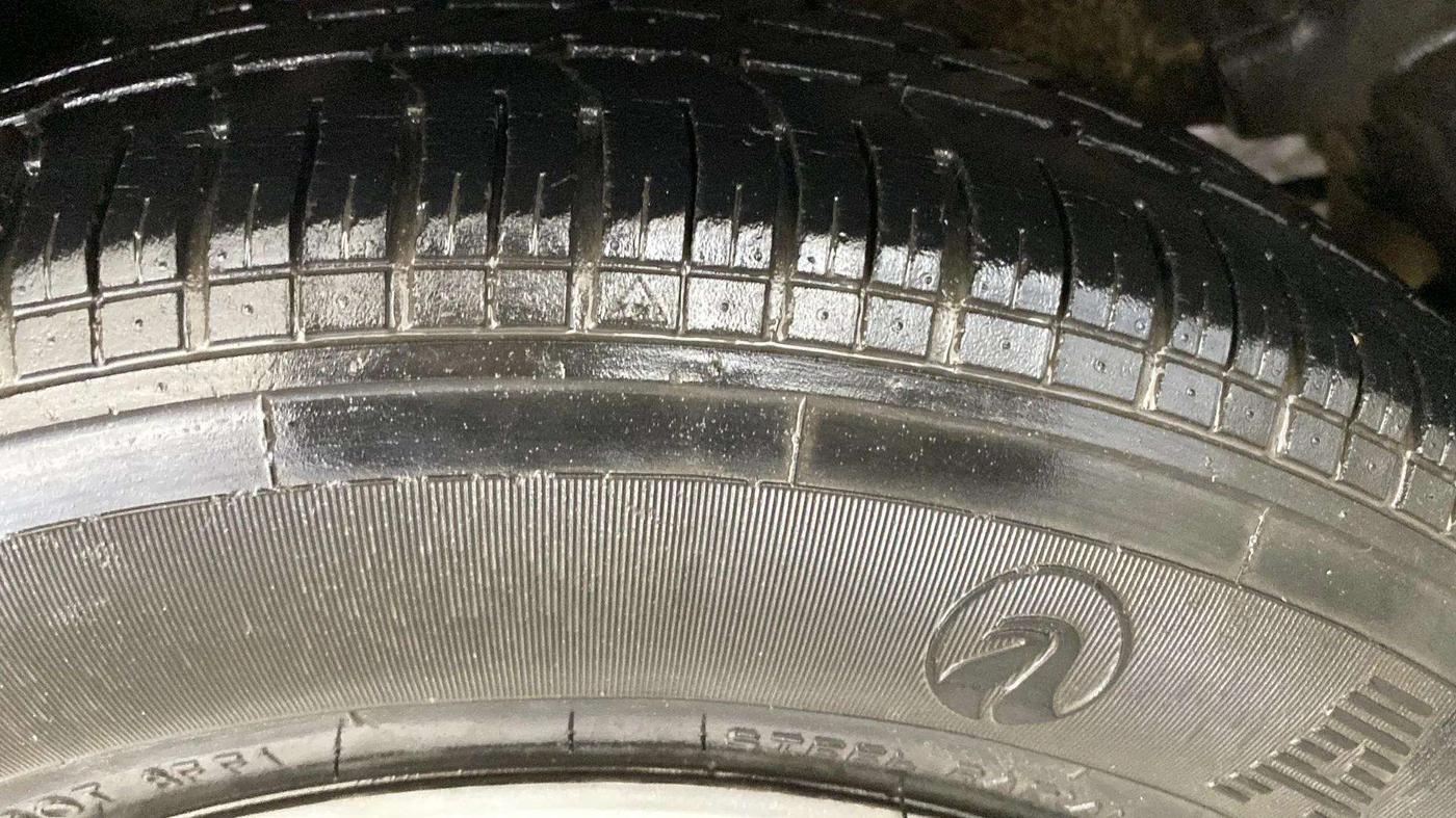 2013 Maruti Ritz LXI, Petrol, Manual, 58,792 km, Left Front Tyre Tread