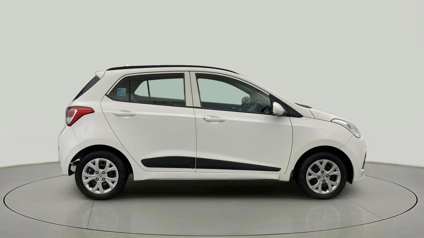 2016 Hyundai Grand i10 SPORTZ 1.2 KAPPA VTVT, CNG, Manual, 86,135 km, Right Side View