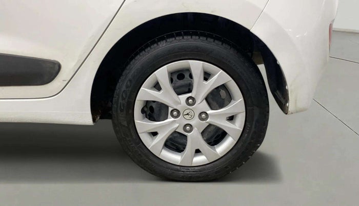 2016 Hyundai Grand i10 SPORTZ 1.2 KAPPA VTVT, CNG, Manual, 86,037 km, Left Rear Wheel