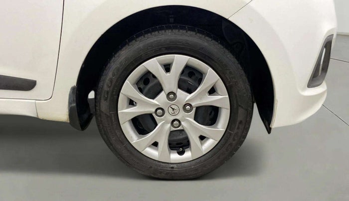2016 Hyundai Grand i10 SPORTZ 1.2 KAPPA VTVT, CNG, Manual, 86,037 km, Right Front Wheel