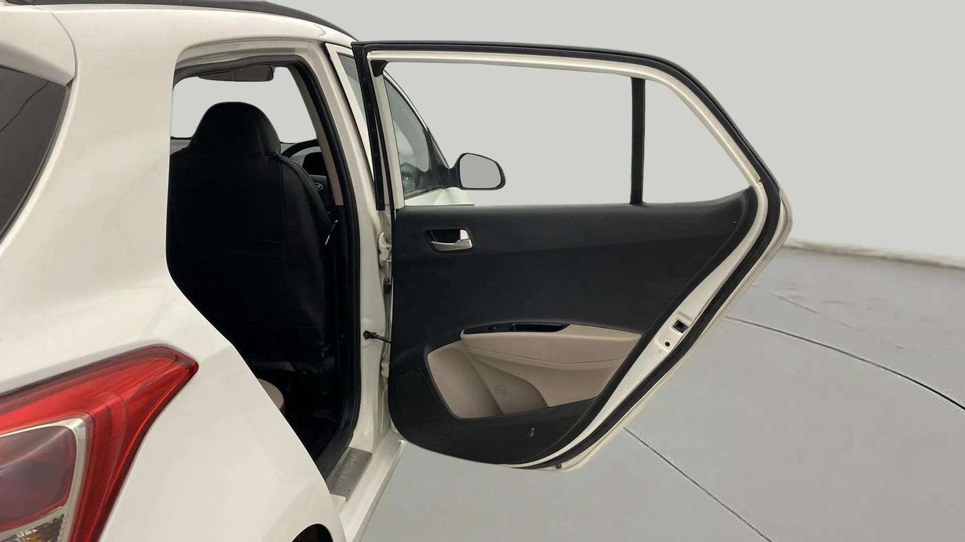 2016 Hyundai Grand i10 SPORTZ 1.2 KAPPA VTVT, CNG, Manual, 86,135 km, RHS Rear Door