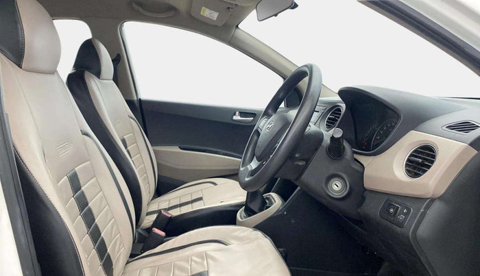 2016 Hyundai Grand i10 SPORTZ 1.2 KAPPA VTVT, CNG, Manual, 86,037 km, Right Side Front Door Cabin