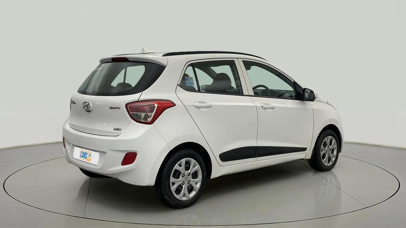 2016 Hyundai Grand i10 SPORTZ 1.2 KAPPA VTVT, CNG, Manual, 86,135 km, Right Back Diagonal