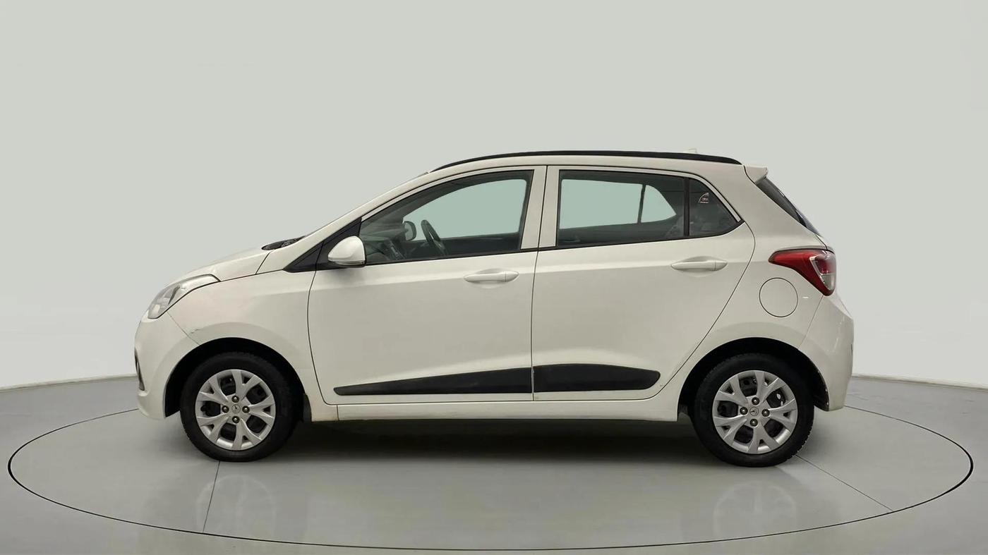 2016 Hyundai Grand i10 SPORTZ 1.2 KAPPA VTVT, CNG, Manual, 86,135 km, Left Side
