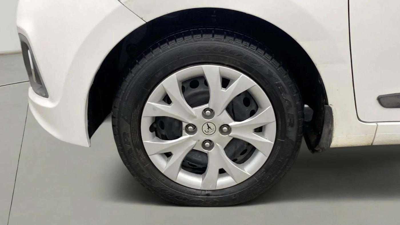 2016 Hyundai Grand i10 SPORTZ 1.2 KAPPA VTVT, CNG, Manual, 86,135 km, Left Front Wheel