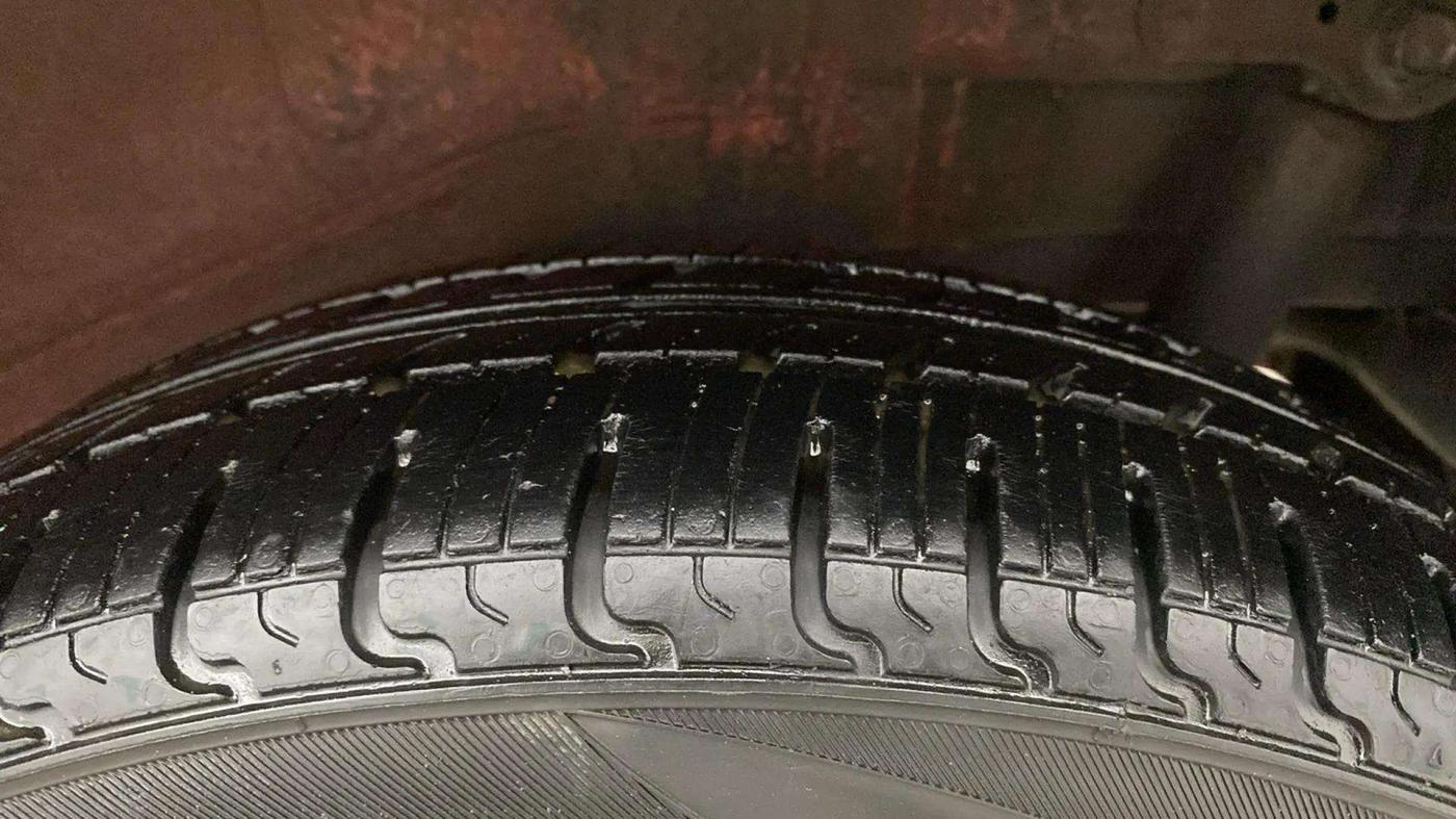2015 Maruti Wagon R 1.0 VXI, Petrol, Manual, 76,296 km, Left Rear Tyre Tread