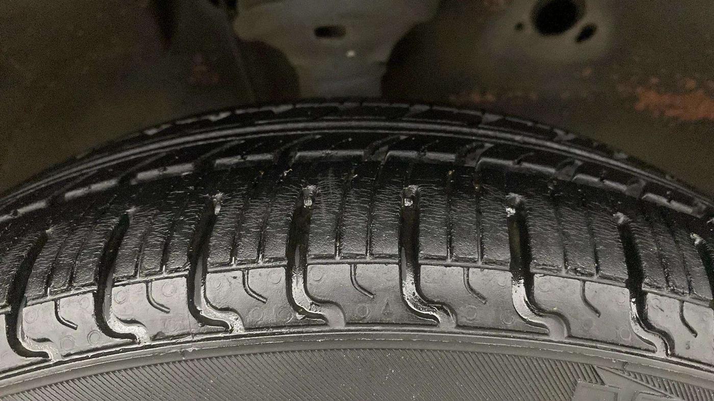 2015 Maruti Wagon R 1.0 VXI, Petrol, Manual, 76,296 km, Right Front Tyre Tread