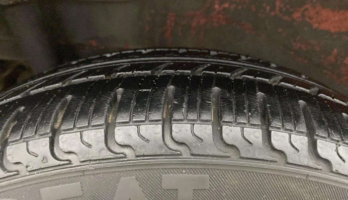2015 Maruti Wagon R 1.0 VXI, Petrol, Manual, 75,977 km, Right Rear Tyre Tread