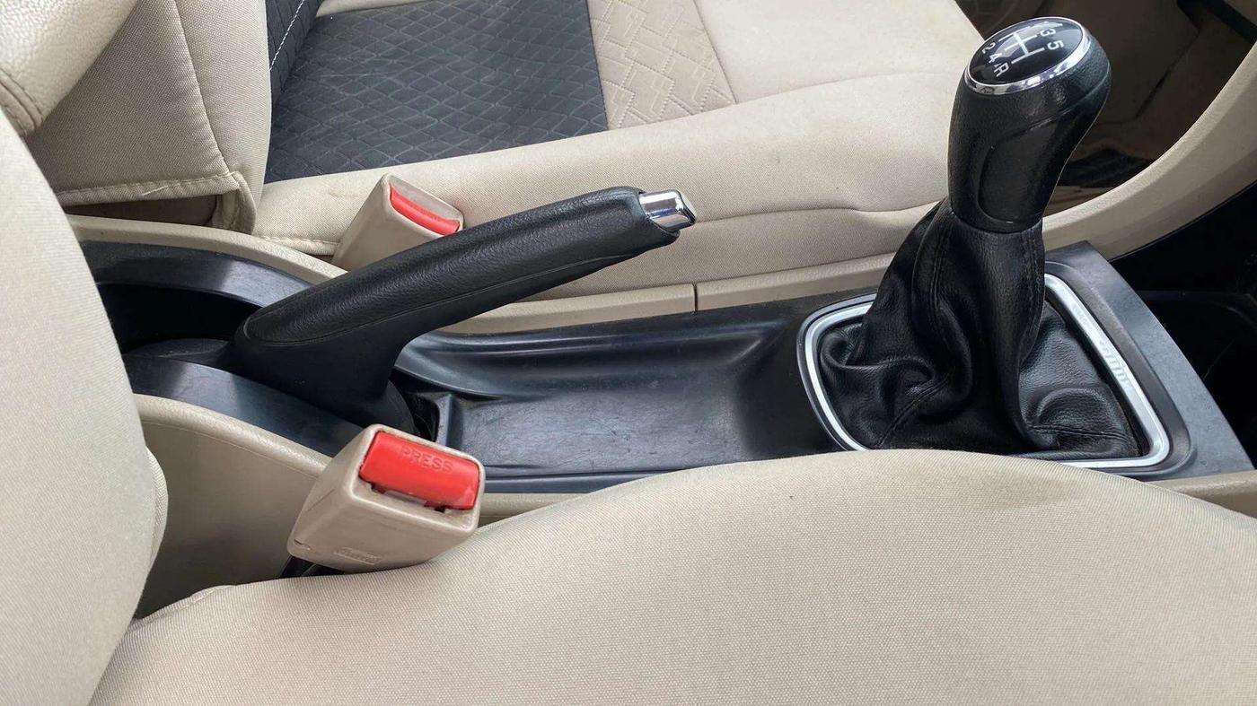 2015 Maruti Ciaz VXI, Petrol, Manual, 78,169 km, Gear Lever
