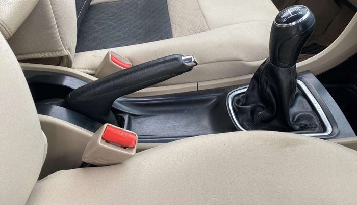 2015 Maruti Ciaz VXI, Petrol, Manual, 78,169 km, Gear Lever