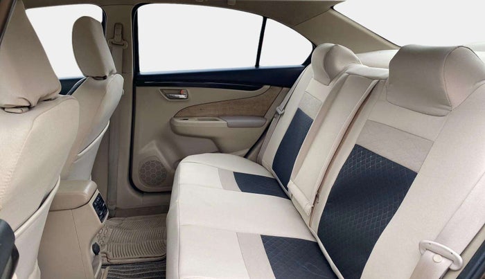 2015 Maruti Ciaz VXI, Petrol, Manual, 78,169 km, Right Side Rear Door Cabin