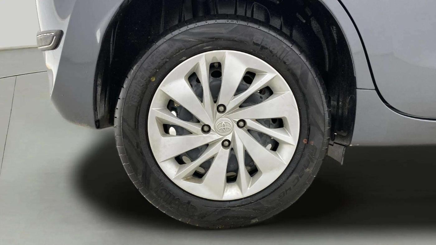 2022 Toyota Glanza S, Petrol, Manual, 12,878 km, Right Rear Wheel