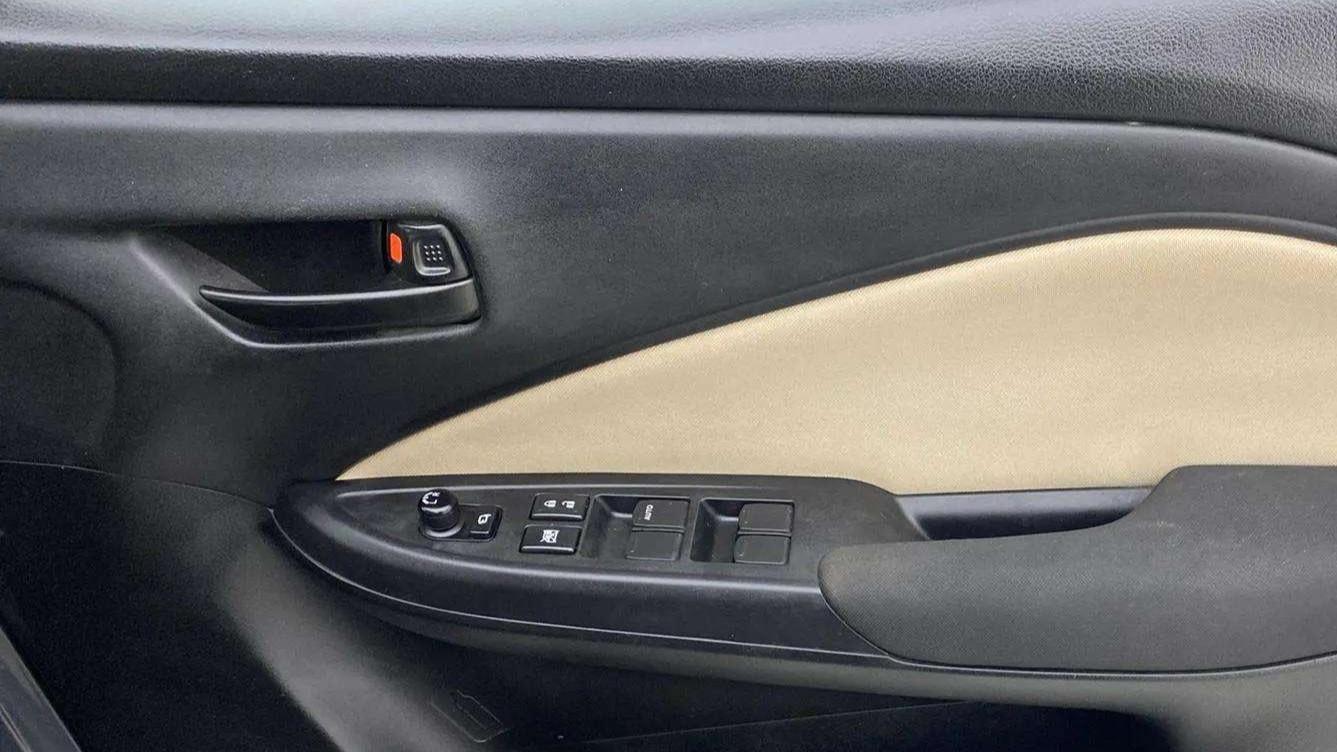 2022 Toyota Glanza S, Petrol, Manual, 12,878 km, Driver Side Door Panels Control