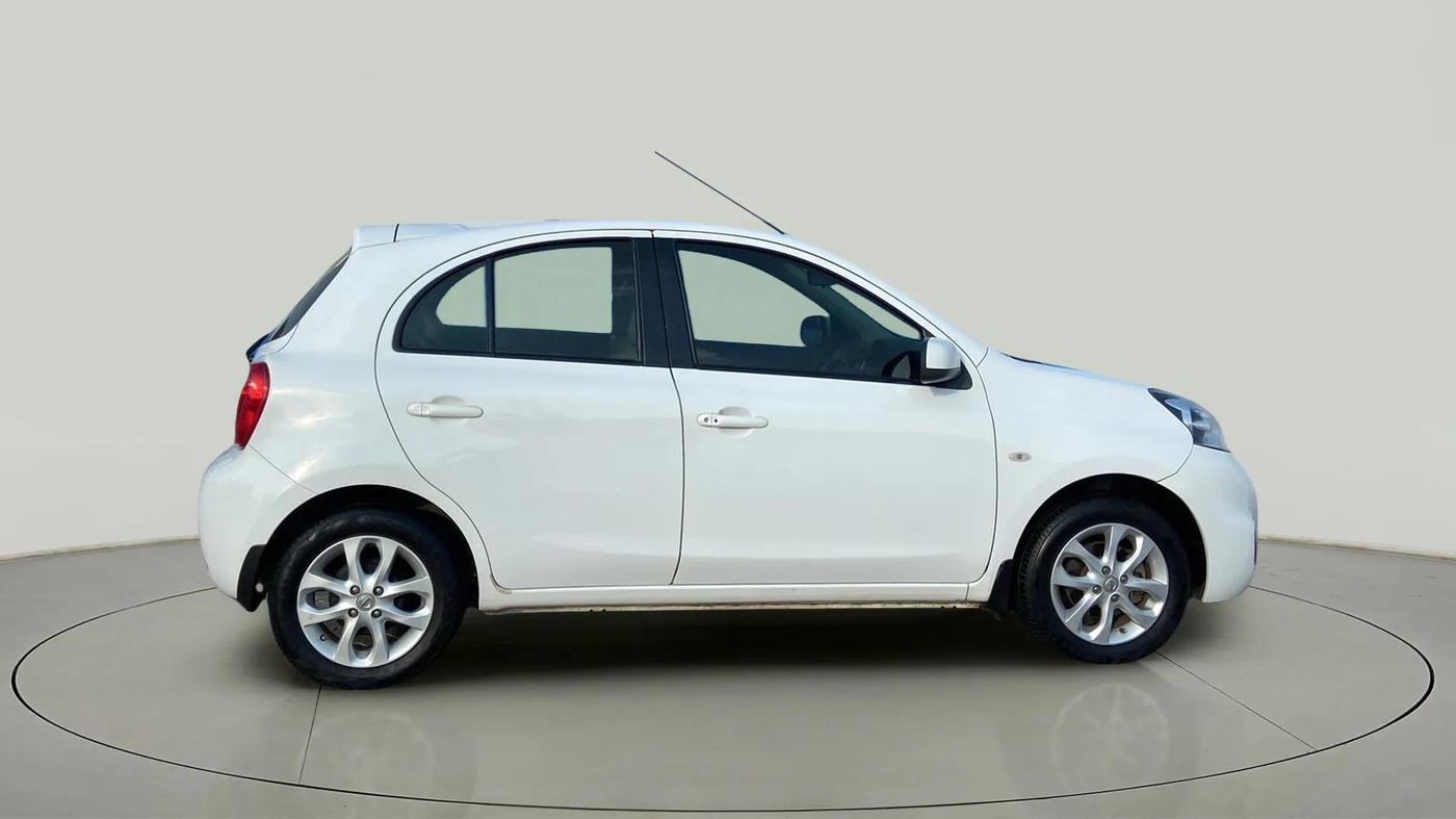 2017 Nissan Micra XV CVT, Petrol, Automatic, 49,118 km, Right Side View