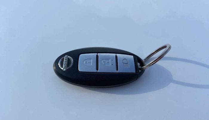 2017 Nissan Micra XV CVT, Petrol, Automatic, 49,106 km, Key Close Up