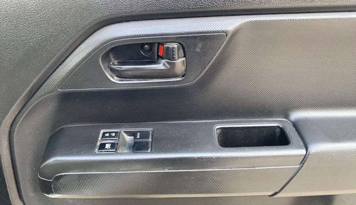 2023 Maruti New Wagon-R LXI 1.0, Petrol, Manual, 13,170 km, Driver Side Door Panels Control