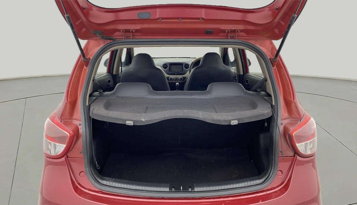 2017 Hyundai Grand i10 MAGNA AT 1.2 KAPPA VTVT, Petrol, Automatic, 34,840 km, Boot Inside