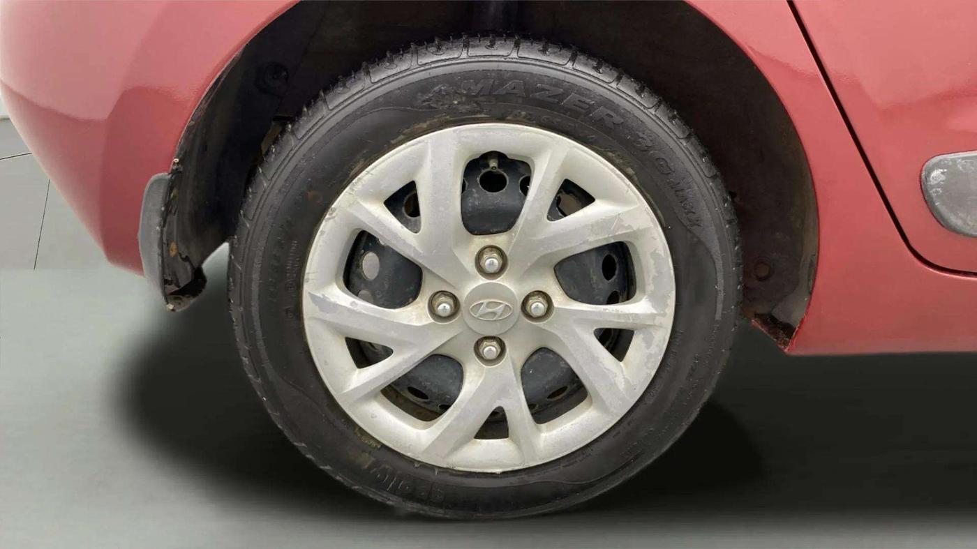 2017 Hyundai Grand i10 MAGNA AT 1.2 KAPPA VTVT, Petrol, Automatic, 34,840 km, Right Rear Wheel