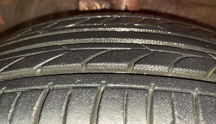 2017 Maruti Celerio ZXI AMT, Petrol, Automatic, 71,042 km, Right Front Tyre Tread