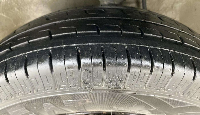 2015 Maruti Alto 800 LXI, Petrol, Manual, 84,913 km, Left Front Tyre Tread