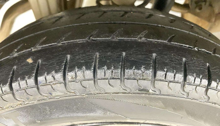 2015 Maruti Alto 800 LXI, Petrol, Manual, 84,913 km, Right Rear Tyre Tread