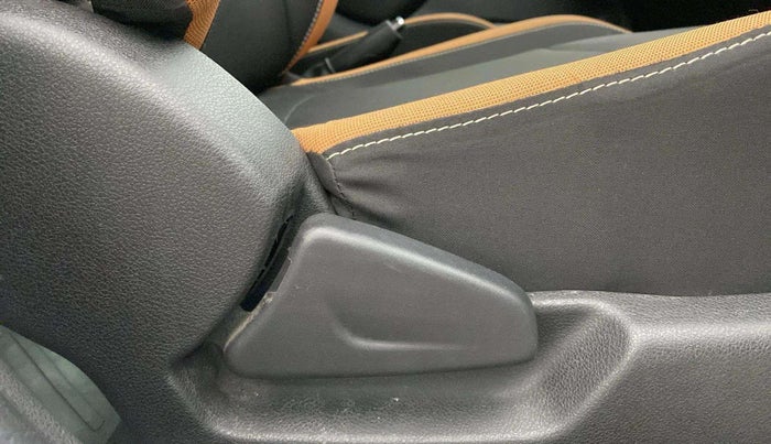 2021 Renault Kwid CLIMBER 1.0 AMT (O), Petrol, Automatic, 25,004 km, Driver Side Adjustment Panel