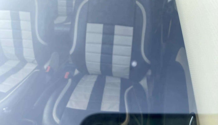 2017 Volkswagen Ameo COMFORTLINE 1.2L, Petrol, Manual, 44,980 km, Front windshield - Minor spot on windshield