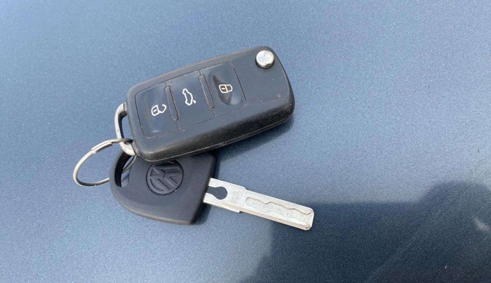 2017 Volkswagen Ameo COMFORTLINE 1.2L, Petrol, Manual, 44,980 km, Key Close Up
