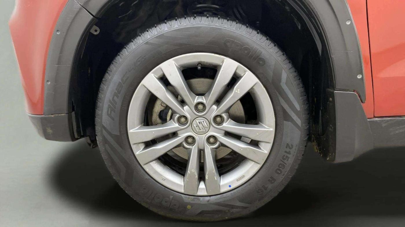 2017 Maruti Vitara Brezza ZDI PLUS DUAL TONE, Diesel, Manual, 35,729 km, Left Front Wheel