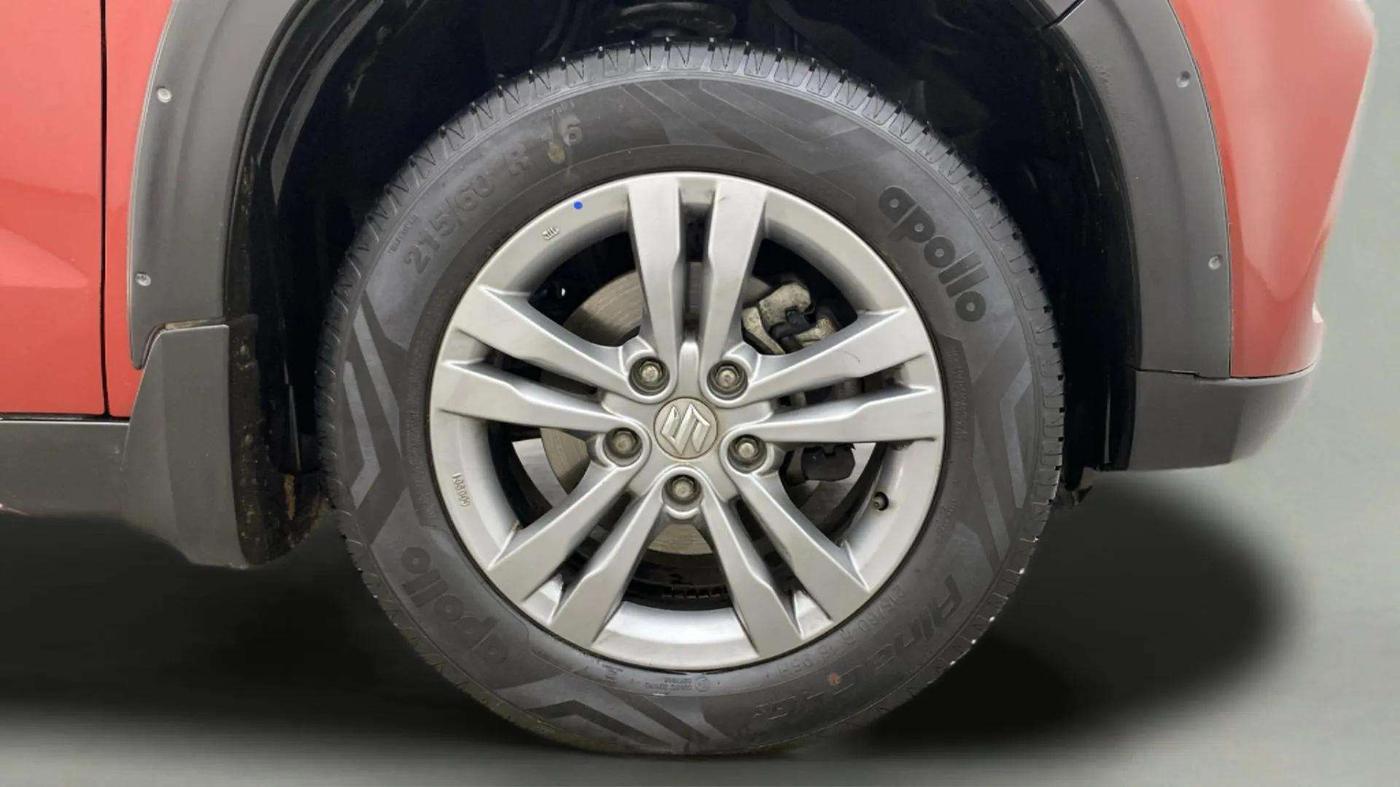 2017 Maruti Vitara Brezza ZDI PLUS DUAL TONE, Diesel, Manual, 35,729 km, Right Front Wheel