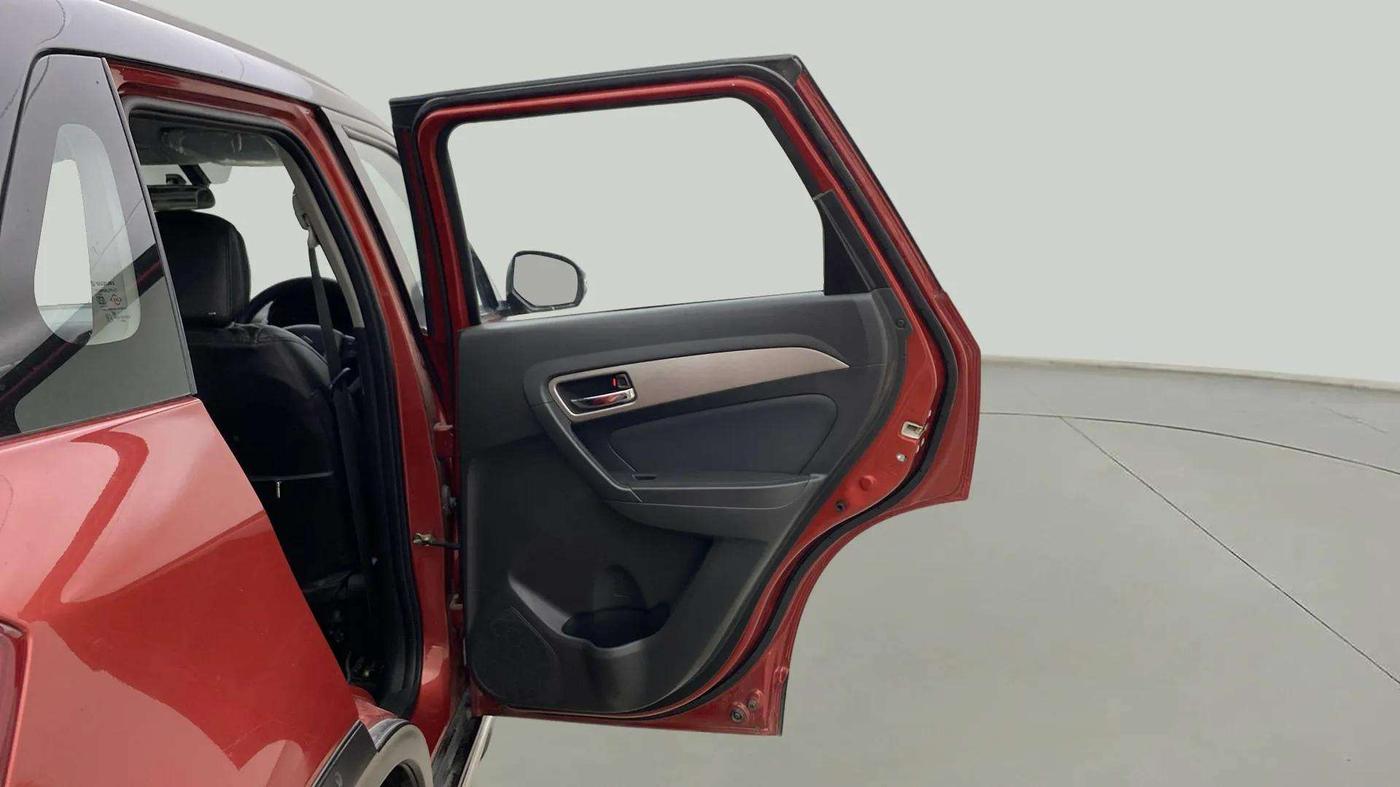 2017 Maruti Vitara Brezza ZDI PLUS DUAL TONE, Diesel, Manual, 35,729 km, RHS Rear Door