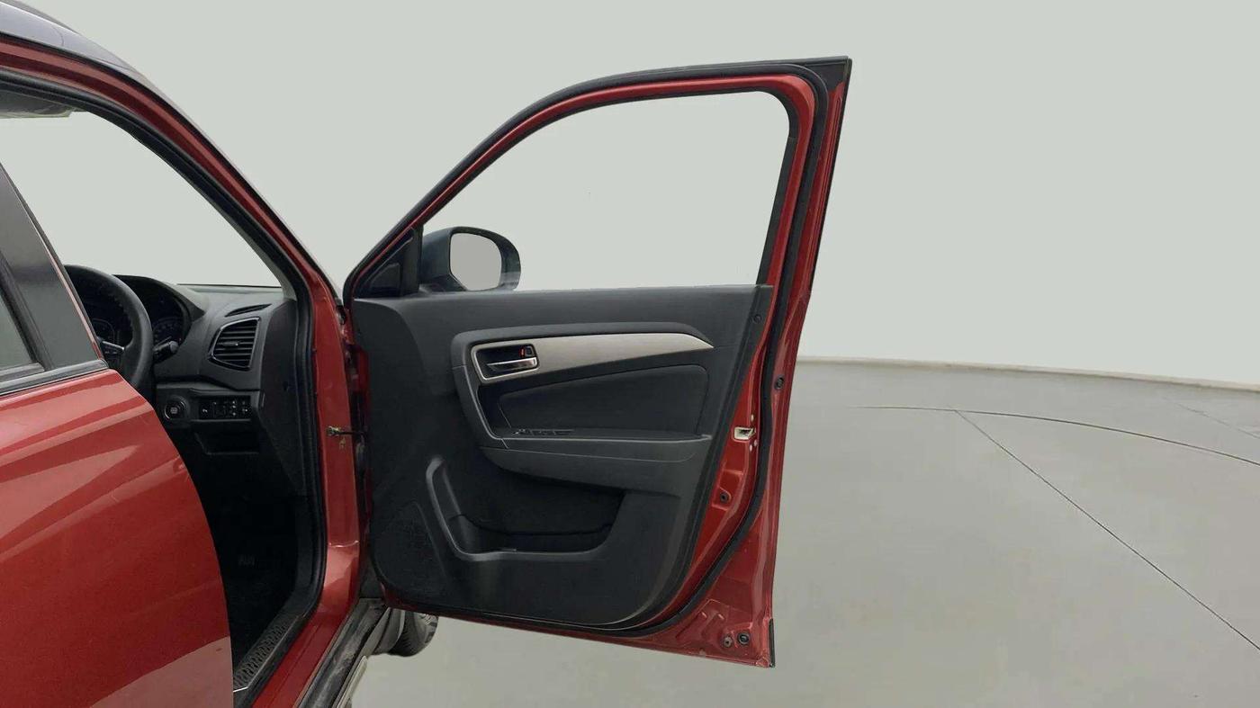 2017 Maruti Vitara Brezza ZDI PLUS DUAL TONE, Diesel, Manual, 35,729 km, RHS Front Door