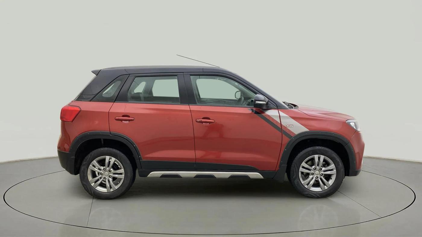 2017 Maruti Vitara Brezza ZDI PLUS DUAL TONE, Diesel, Manual, 35,729 km, Right Side View