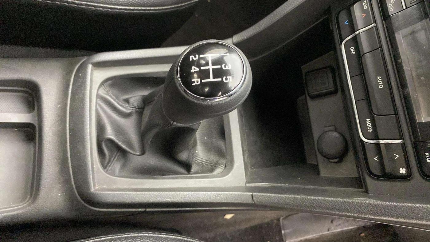 2017 Maruti Vitara Brezza ZDI PLUS DUAL TONE, Diesel, Manual, 35,729 km, Gear Lever
