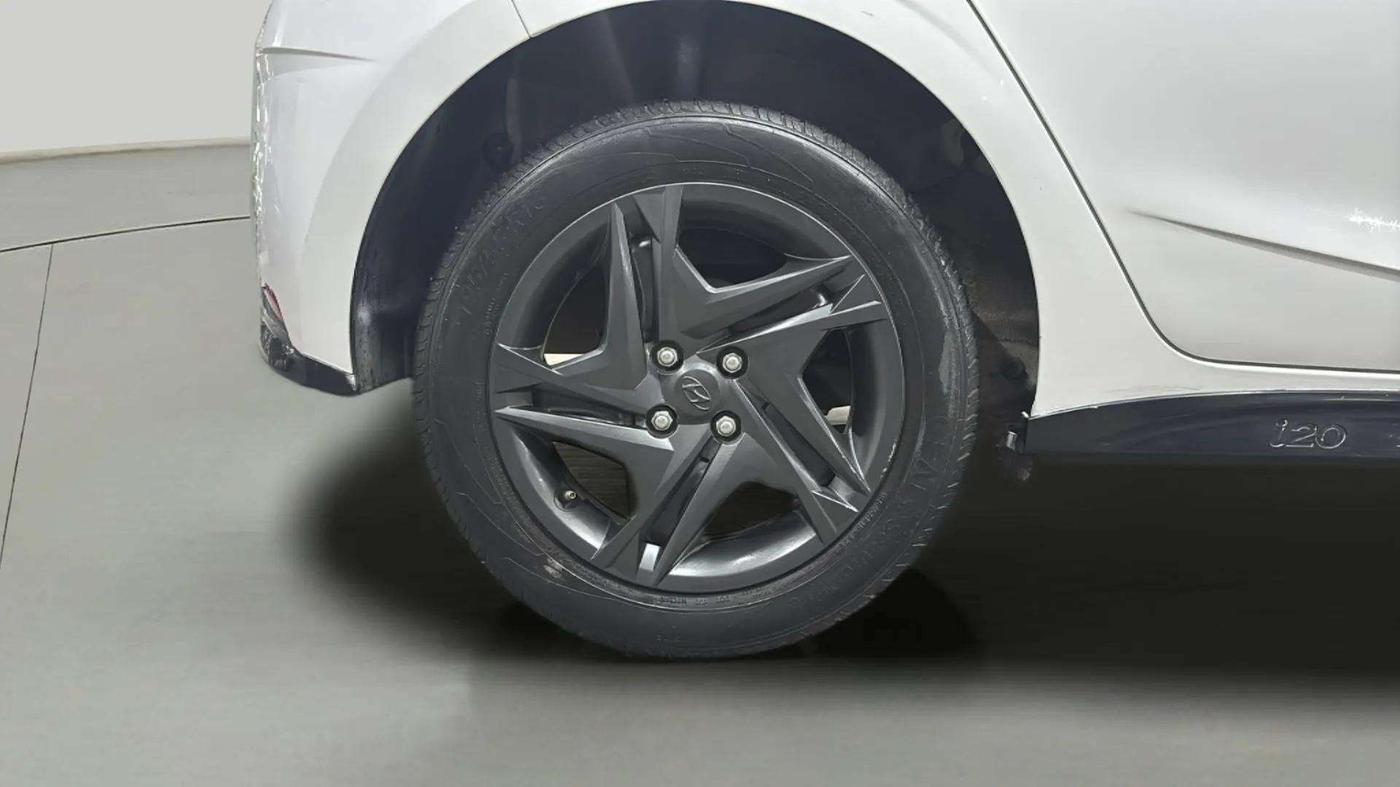 2020 Hyundai NEW I20 SPORTZ 1.5 MT, Diesel, Manual, 43,728 km, Right Rear Wheel