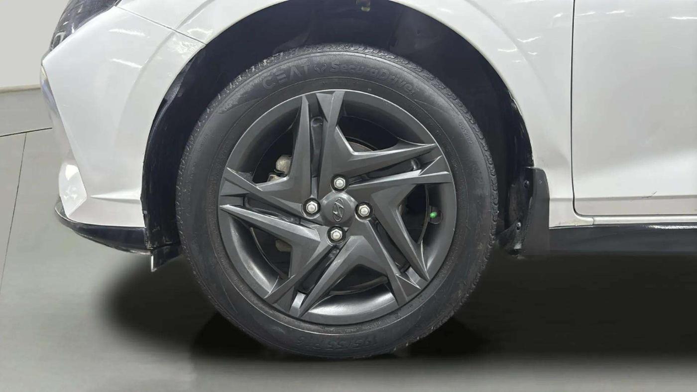 2020 Hyundai NEW I20 SPORTZ 1.5 MT, Diesel, Manual, 43,728 km, Left Front Wheel