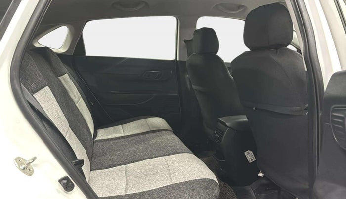 2020 Hyundai NEW I20 SPORTZ 1.5 MT, Diesel, Manual, 43,722 km, Right Side Rear Door Cabin