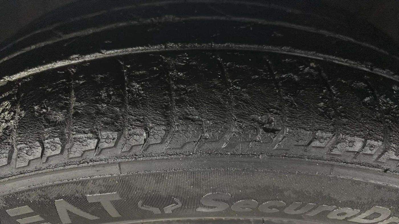 2020 Hyundai NEW I20 SPORTZ 1.5 MT, Diesel, Manual, 43,728 km, Left Front Tyre Tread